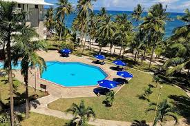 Serengeti & Spice Island Escape